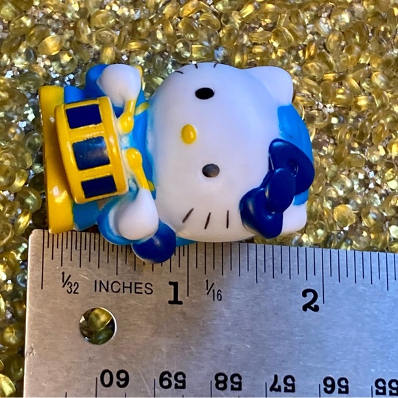 😻 3 for $13 (2) 2003 Hello Kitty Holiday Music Figures - Picture 11 of 11